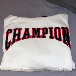 Vit champion hoodie - Champion hoodie som jag knappt använt då jag inte tycker att den passar på mig☺️