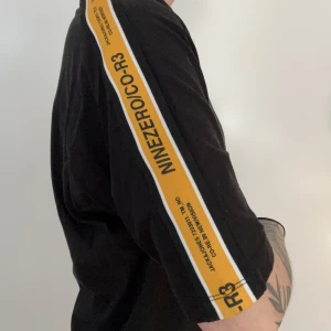 T-shirt  - Oversize  Jag är 160 cm lång. Kan mötas upp eller skicka