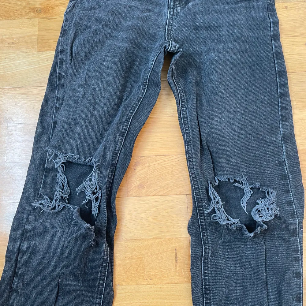 Fina jeans från Gina, säljer då dem inte är min stil längre och är för små. . Jeans & Byxor.