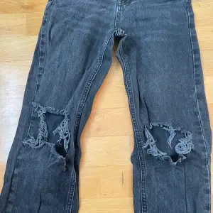 Fina jeans från Gina, säljer då dem inte är min stil längre och är för små. 