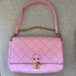 Y2k väska - Y2k inspirerad väska. Rymlig och endast använd 1 gång!