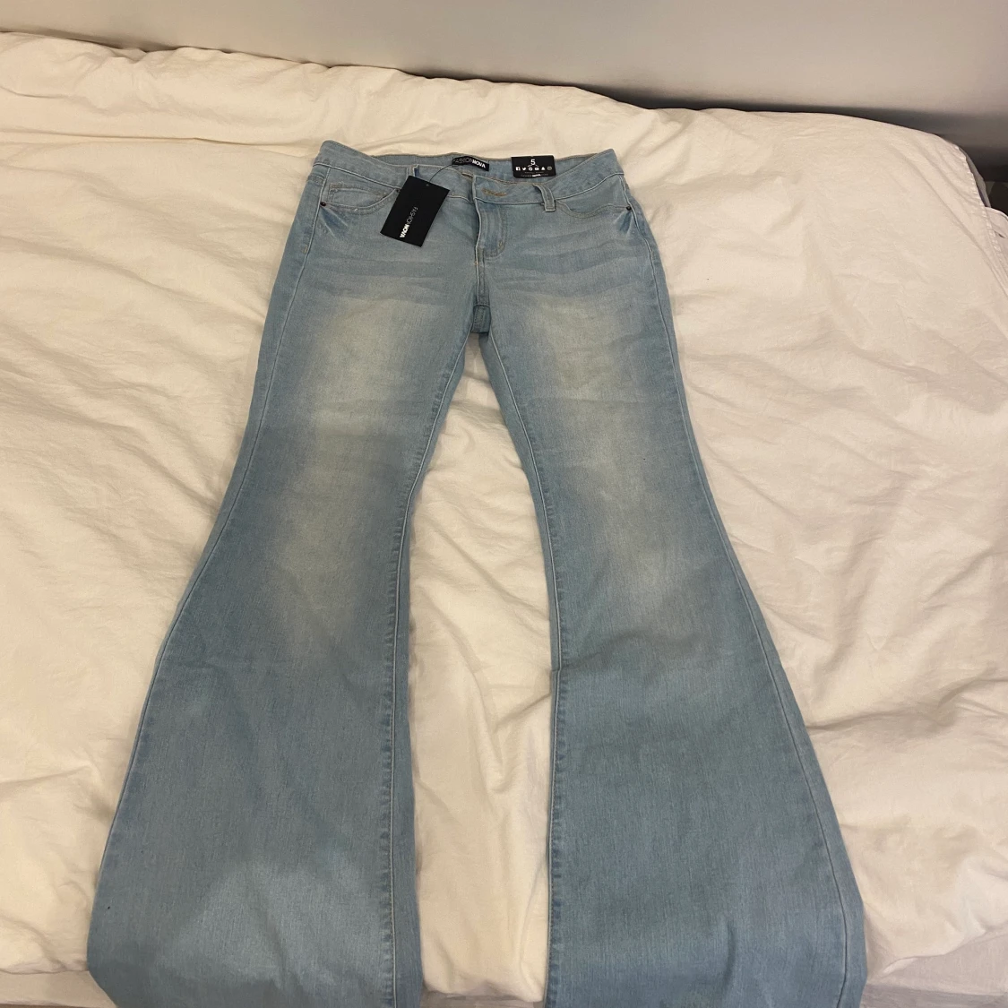 Fashion Nova jeans OANVÄNDA - 90