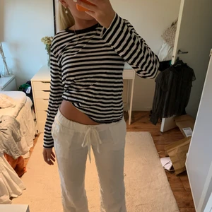 Randig tröja monki - Randig tröja från monki i t -shirt tyg