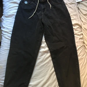 Cash only byxor  - Baggy byxor, heeelt nya! 