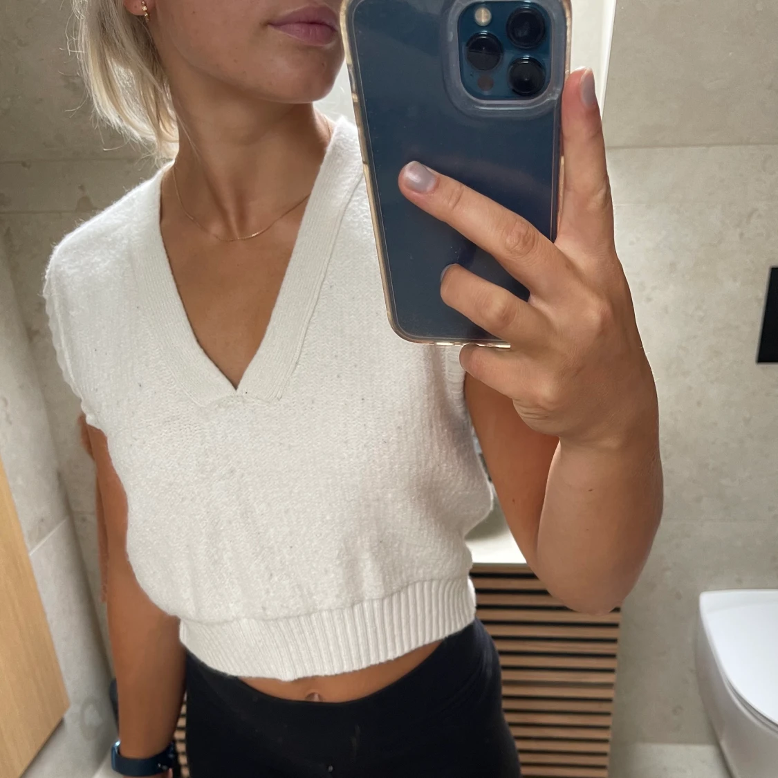 Finstickad väst från Zara i strl Xs 