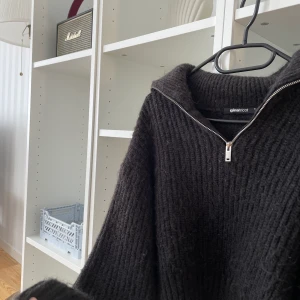 Stickad tröja  - Från Gina tricot, Stl S. Nypris 399kr 🖤