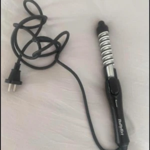 Locktång - BaByliss - Locktång från BaByliss som tyvärr bara ligger och dammar förtillfället. 