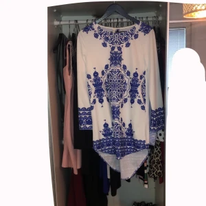 klänning - ganska simpel klänning som passar perfekt vid stranden eller på semester. oanvänd, NYSKICK