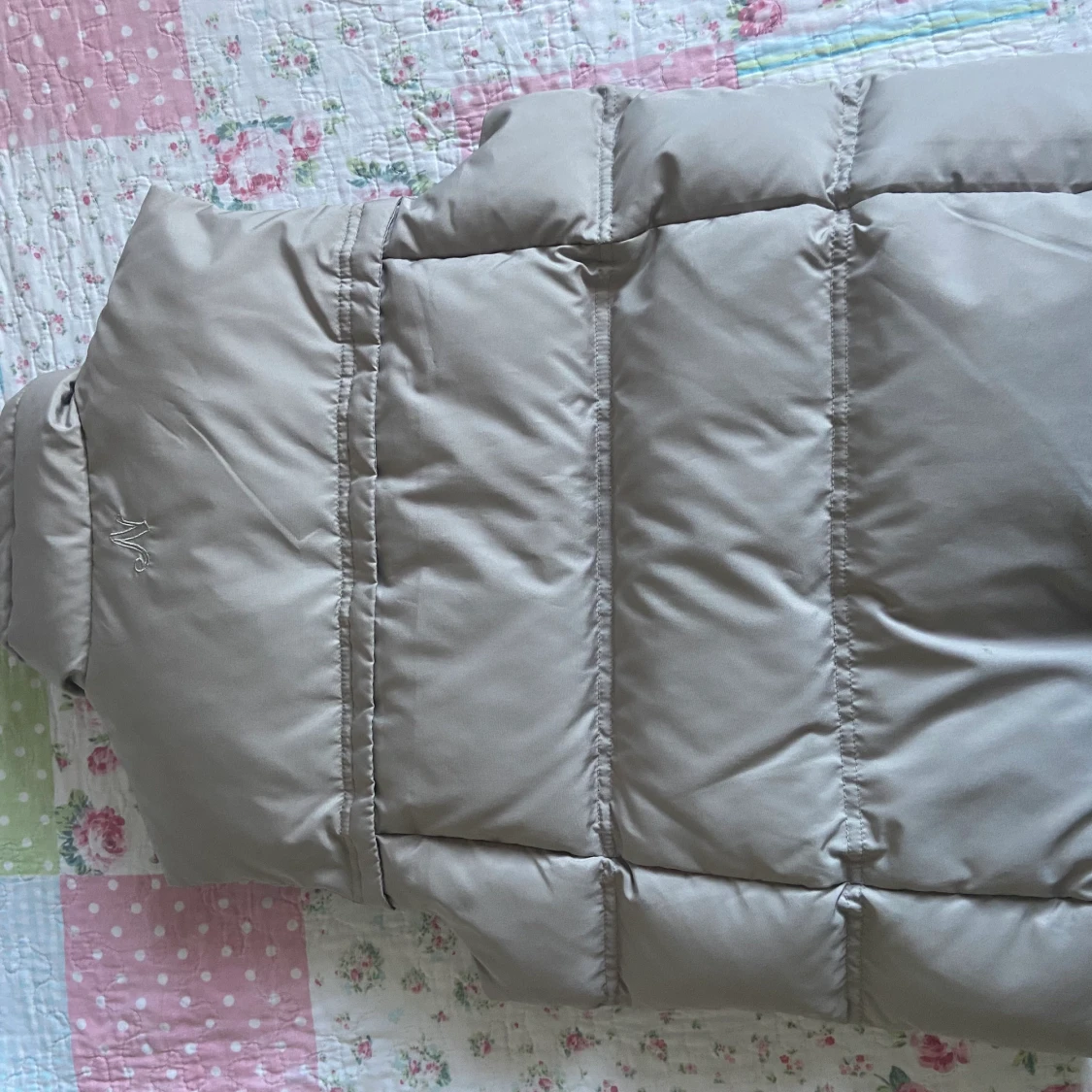 En superskön beige croppad väst nu till hösten💕🍁 - 90