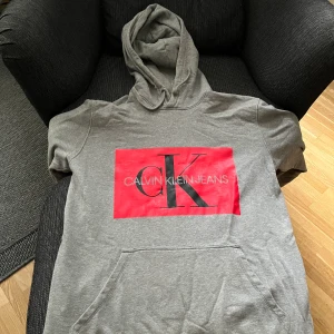 Calvin Klein hoodie - Väldigt bra skick Köpare står för frakt