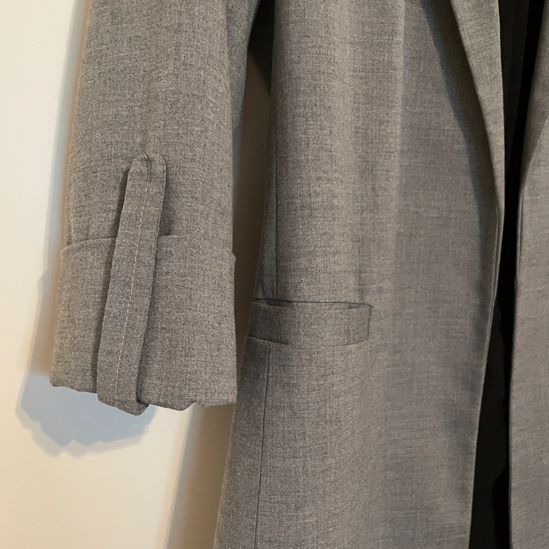 Grå kavaj från Bershka i storlek S/M - 90