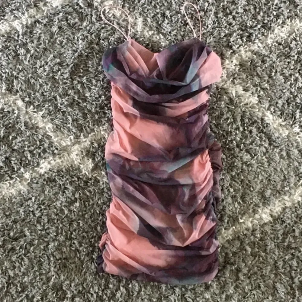 SALE❗️färg: purplish pink 💘  stretchy fabric 💌 new . Klänningar.