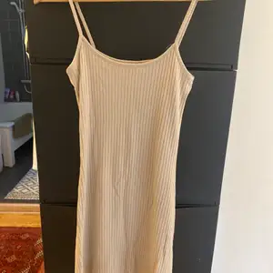 Superfin enkel klänning från H&M