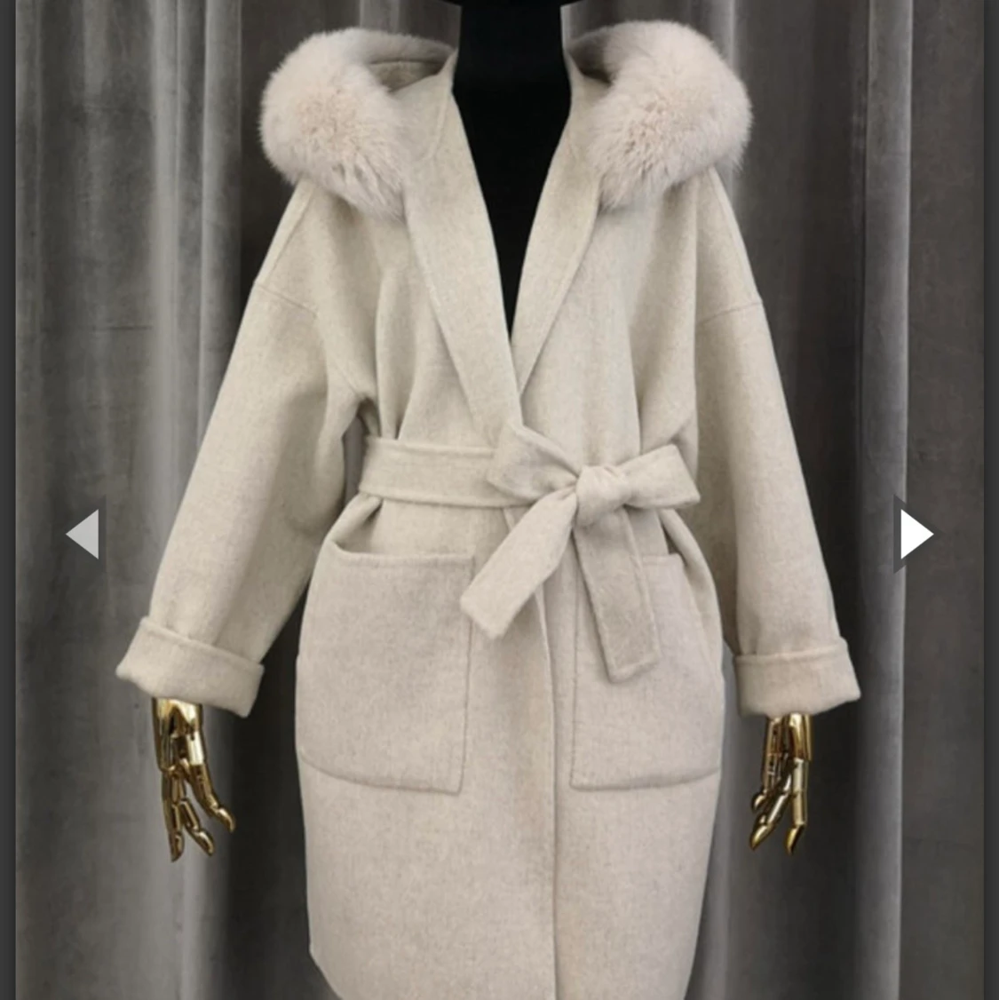 Beige kappa med äkta päls  - 90