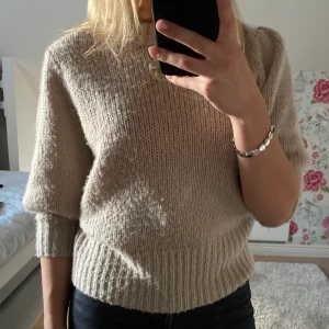 Stickad tröja  - Säljer denna superfina stickade tröjan!💘