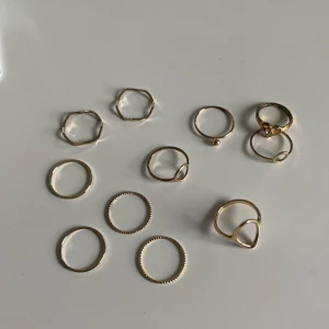 Guldiga ringar - Guldiga ringar. Säker dom styckvis allt från 15-25/st😝😝