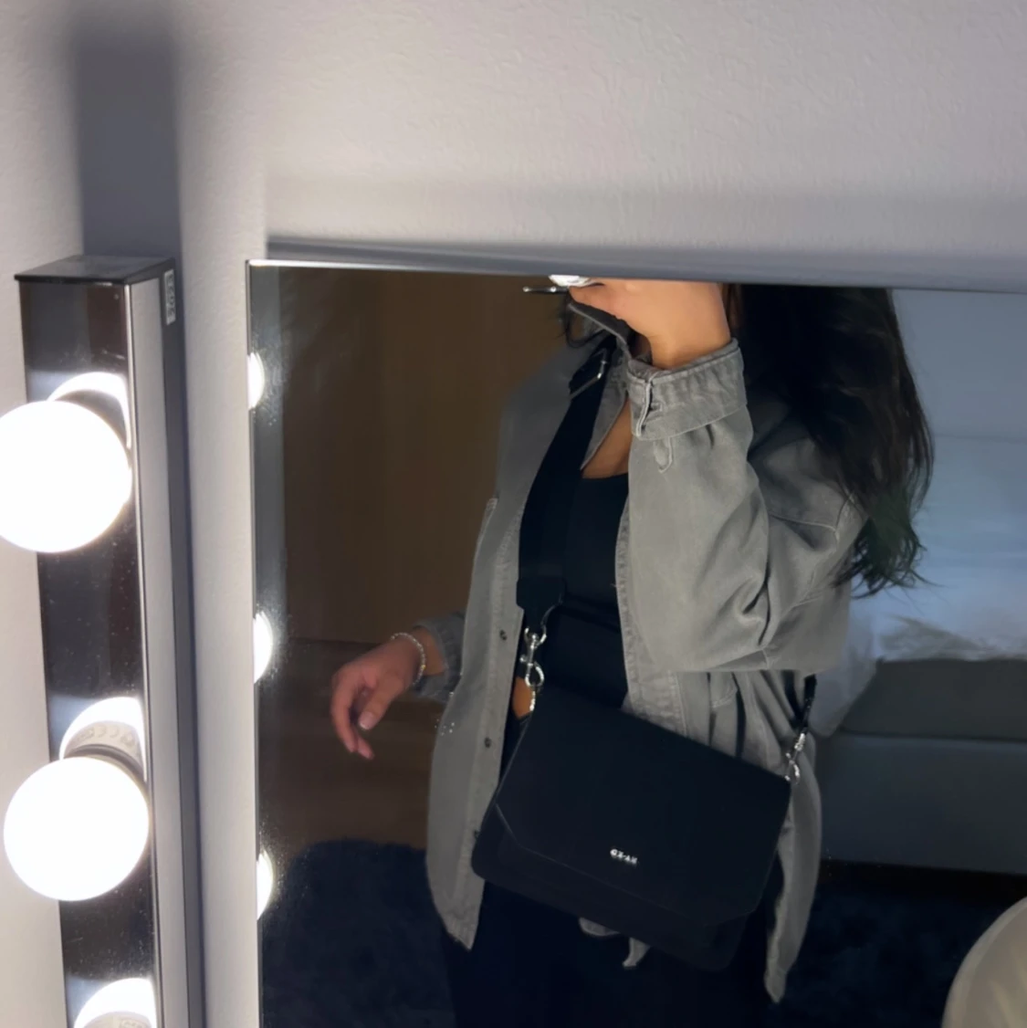 Oanvänd svart väska 