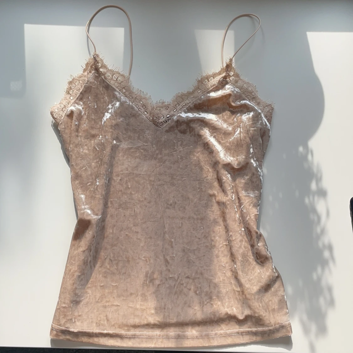 Beige sammetlinne med spets🤍🤍