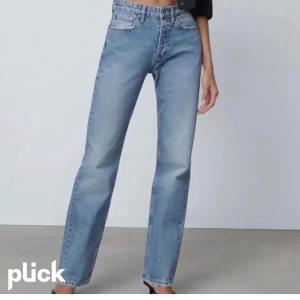 Zara mid rise jeans - Säljer nu min mid rise jeans från zara då dem är för små för mig. Storlek 34💞