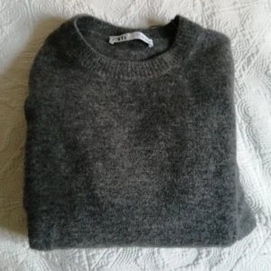 Stickad tröja - SÅLD!