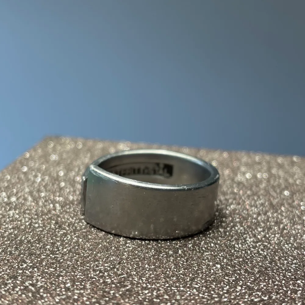 Hemmagjord sked - ring gjord av rostfritt stål! Vid frågor eller önskemål om fler bilder är det bara att höra av dig!. Accessoarer.