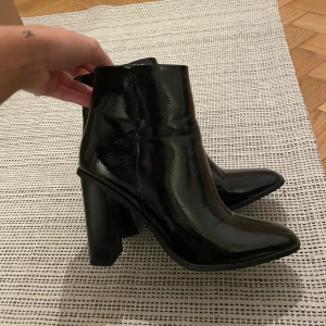 RAID Klackskor  - Klackskor köpta från Zalando har jag för mig, 