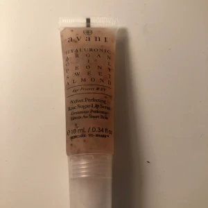 Lip scrub  - Lip scrub. Oanvänd! Frakt tillkommer på 14kr.