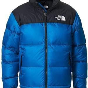 Blå north face puffer jacket, jättemysig och go. Använd sparsamt och är i bra skick. Jag står för frakten och pris kan diskuteras 💙