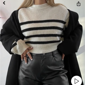 Stickad tröja  - Säljer denna stickade tröja från Nelly, inte använd mycket, storlek xs