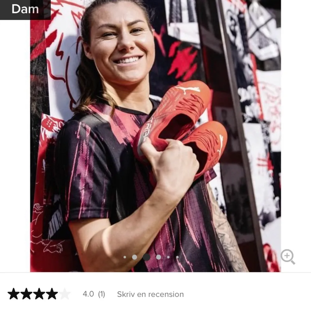 Helt nya fotbollsskor Puma ultra från Unisport, som även har prislappen kvar på skorna. . Skor.