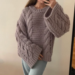 Chunky knit sweater - Underbar stickad stor tröja från nakd i en fantastisk ljuslila färg. Storlek S/M, oversizemodell. Använd få gånger! 