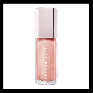 Fenty Beauty Glossbomb  Universal Lip Luminizer "$weet Mouth" - Endast swatchad på hand. Har så många liknande så säljer denna. Fraktsumman blir 15kr (frakt m frimärke) vid direkt swish till mig, välj ej Köp Nu isåfall. Samfraktar för minsta möjliga frakt kostnad för dig. Kontakta mig angående detta