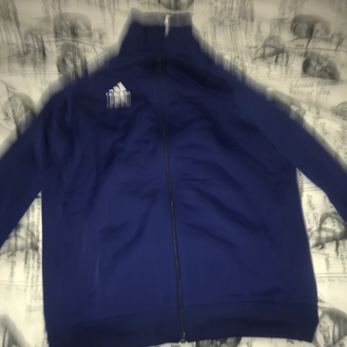 Helt ny oanvänd adidas tröja!