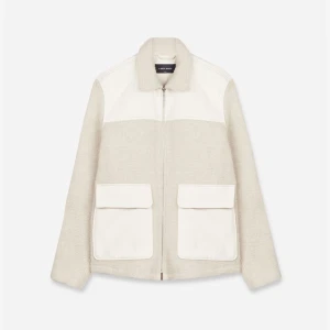 A days march jacka - En höst/vinterjacka köpt på Adays march i Göteborg. Jackan är för stor för mig och den är i toppskick