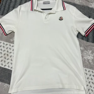 Moncler tipped polo white  - Storlek s