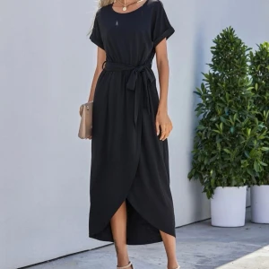 Klänning  - Skriv för mer info