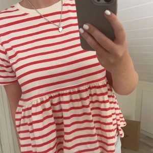 zara tröja - säljer denna röd randig tröja från zara