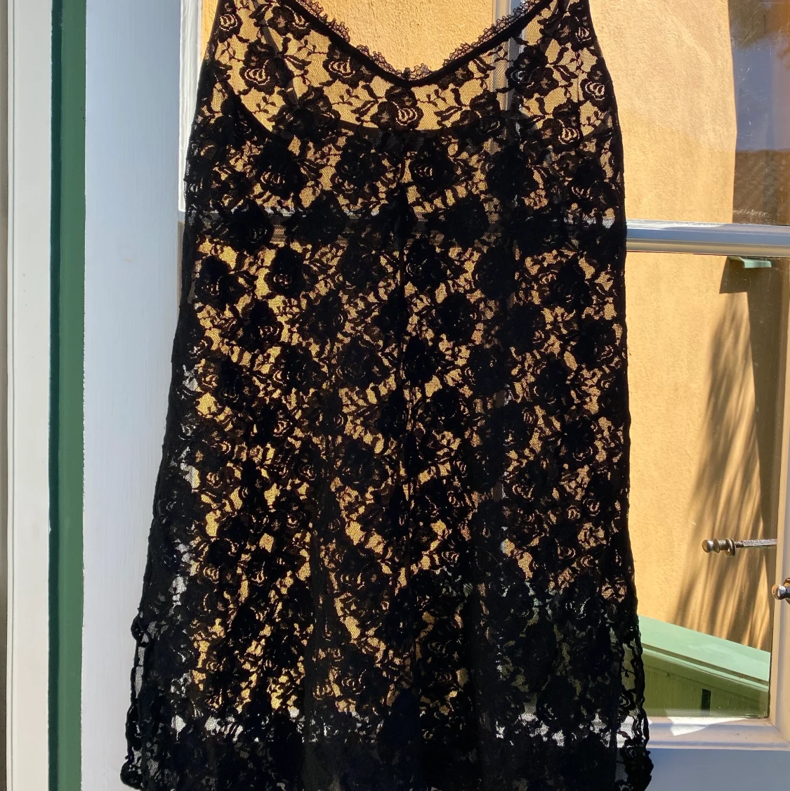 Rosenmönstrad klänning! - 90