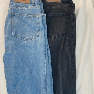 A-DSGN byxor  - Säljer mina populära A-design byxor pga att de är för små för mig. De är i ett fint skick. Byxorna har väldigt fin passform :)