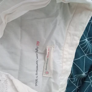 Odd Molly - Ett plagg jag burit två gånger..  Fin passform, skön att ha på sig.. Men inget jag känner att jag kommer använda flera gånger.. Bättre att låta den få komma till en ny ägare som uppskattar den mer än mig.