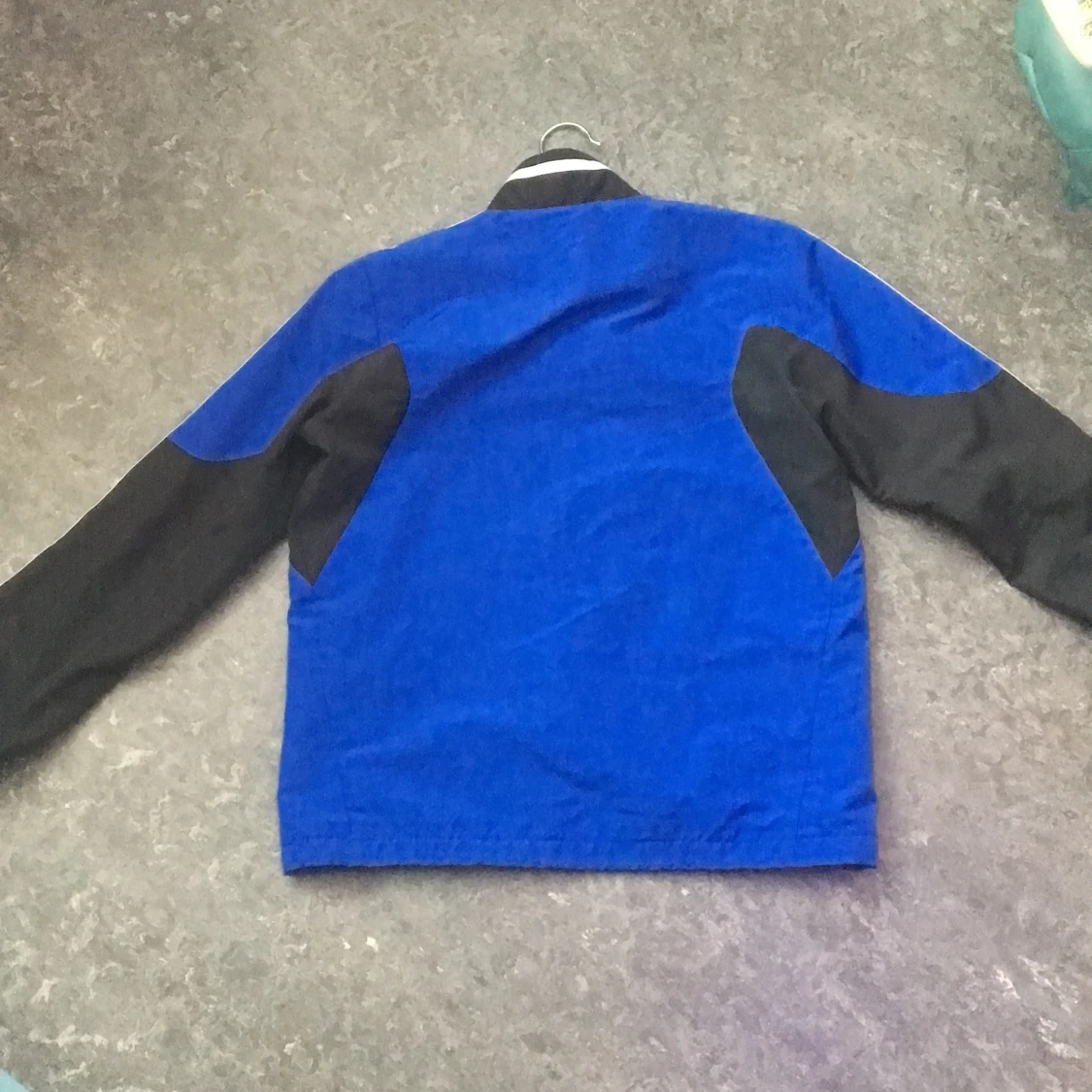 Blå Adidas vindjacka - 90