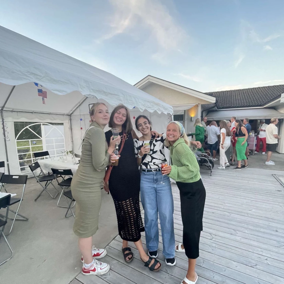 Supersnygg och cool klänning - 90