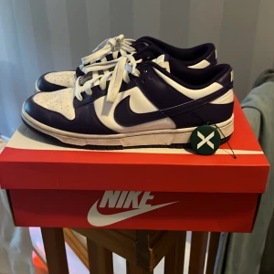 Nike dunk low  - Nike dunk low purple court äkta köpta på stockX online kvitto finns