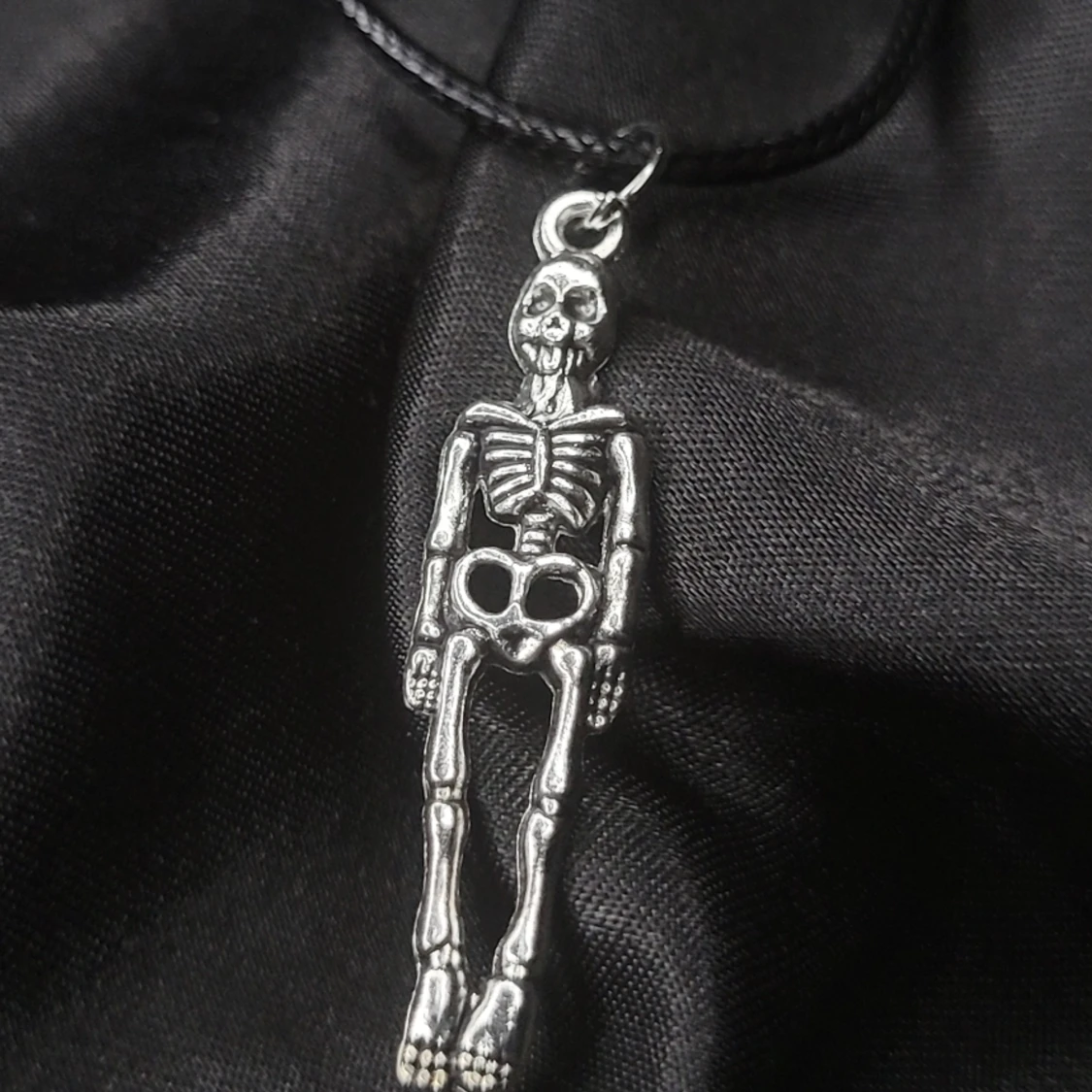 Skelett Halsband! ☠