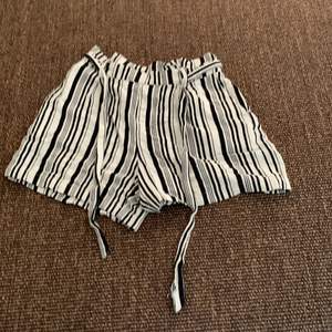 Sött randiga shorts från Lindex  Använda!!!