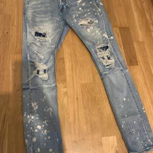 Jätte fina herr jeans från KDNK storlek 34, 400kr