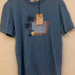 Morris T - Ja den är ny  Så skynda och buda   Skickas efter betalningen 