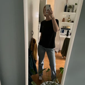 Snygga blåa jeans  - Säljer mina blåa jeans från Zara då det blivit förstora på mig  