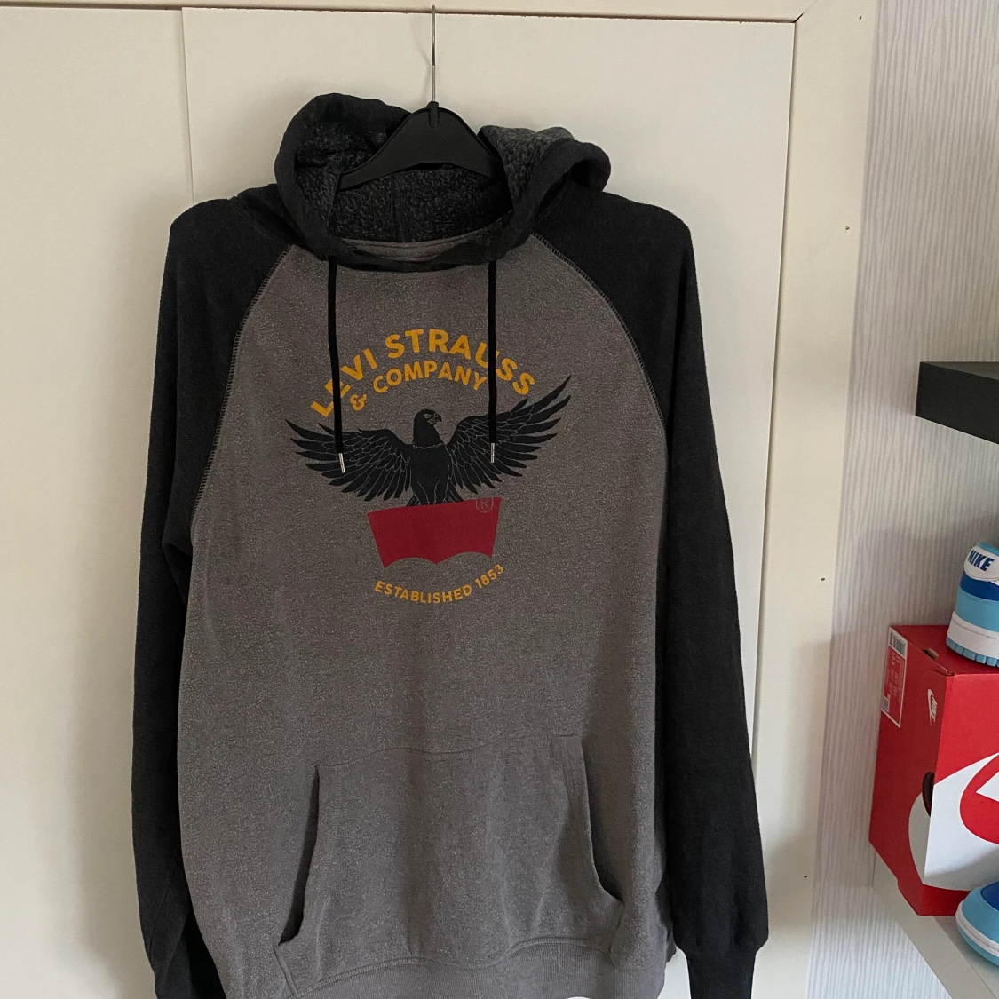 Levi’s Hoodie - 90