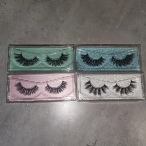 Helt nya lösfransar - Helt nya lösfransar säljes styckvis. 40kr/par eller 3 par för 100. Finns 3-4 par av varje sort. Kostnad för frakt och emballage tillkommer. 